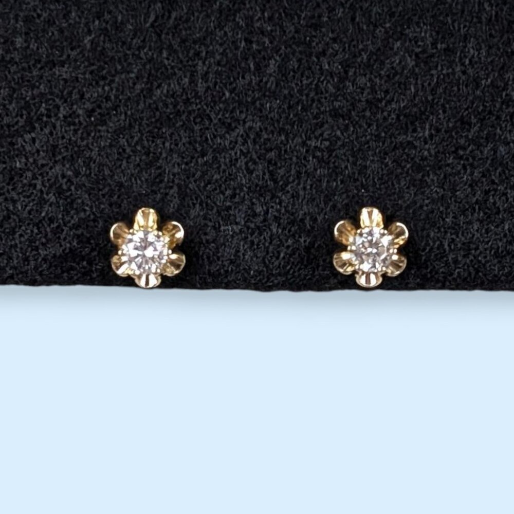 V. 14k Gold 0.5 Carat Diamond Stud Open Gallery Earrings - Picture 4 of 10